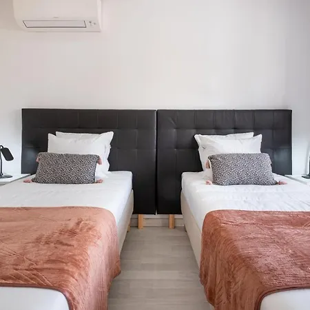 - Spacious With Swimming Pool & View Apartmán