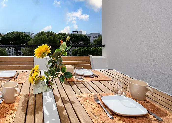 - Spacious With Swimming Pool & View Apartment Vilamoura