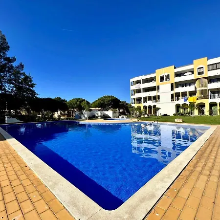 - Spacious With Swimming Pool & View *