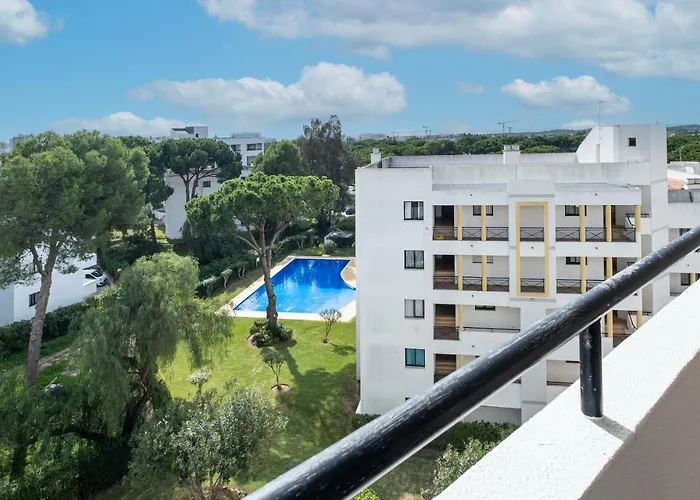 - Spacious With Swimming Pool & View Apartment Vilamoura