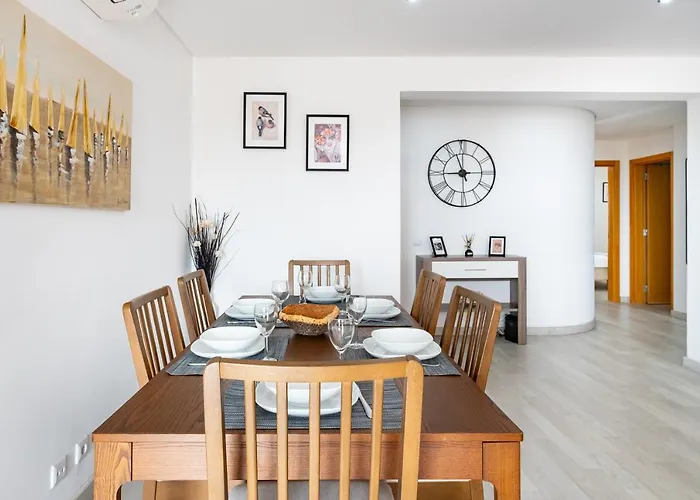 Apartment - Spacious With Swimming Pool & View *