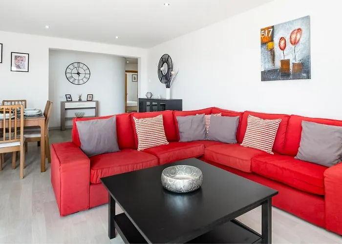 Apartment - Spacious With Swimming Pool & View