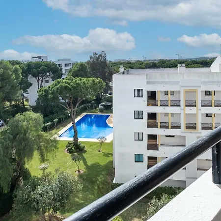 - Spacious With Swimming Pool & View Appartement Vilamoura