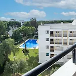 - Spacious With Swimming Pool & View דירה וילהמורה