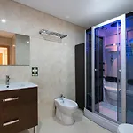 - Spacious With Swimming Pool & View דירה וילהמורה