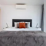 - Spacious With Swimming Pool & View דירה *